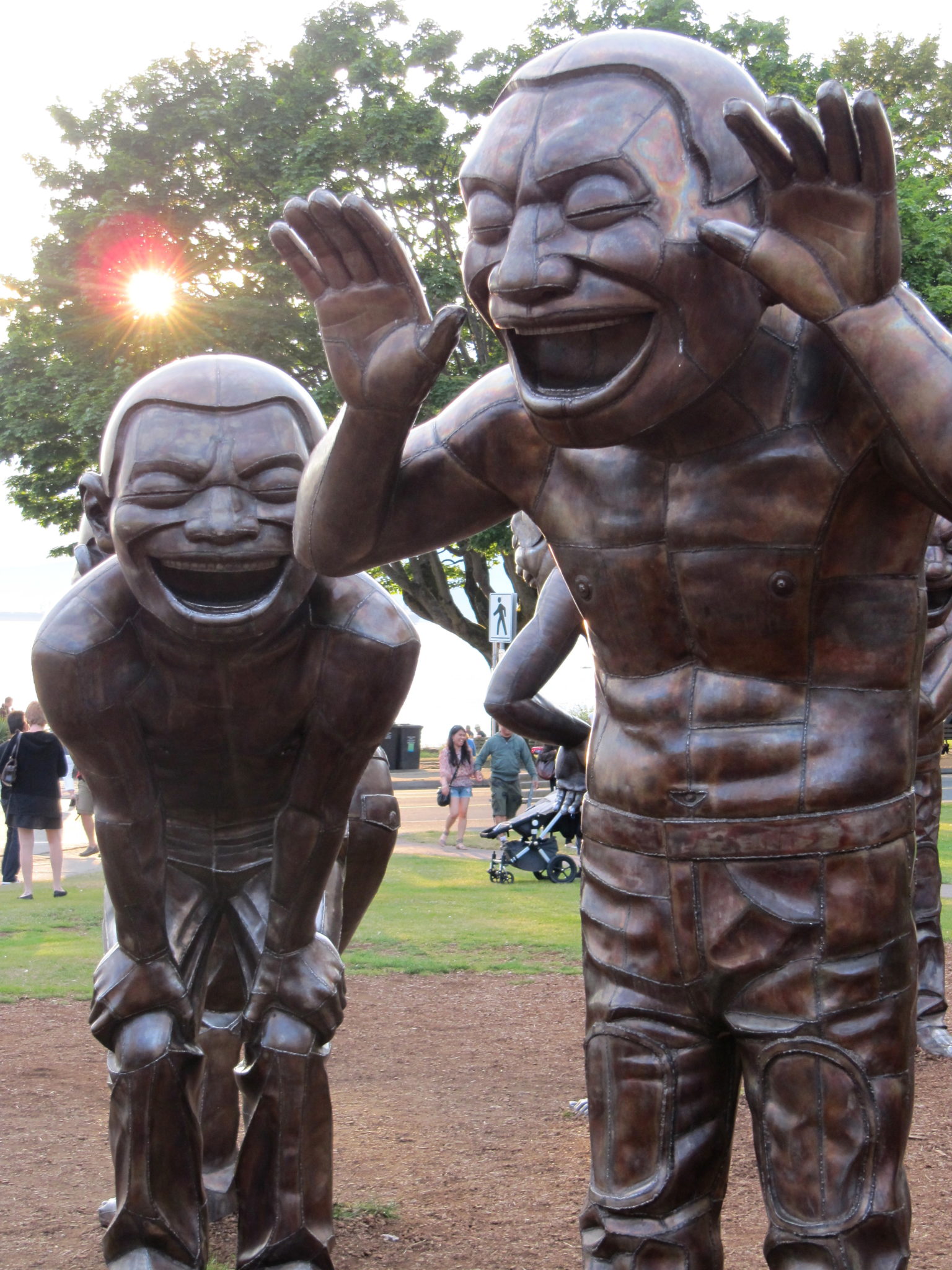 The laughing statues of Denman Street